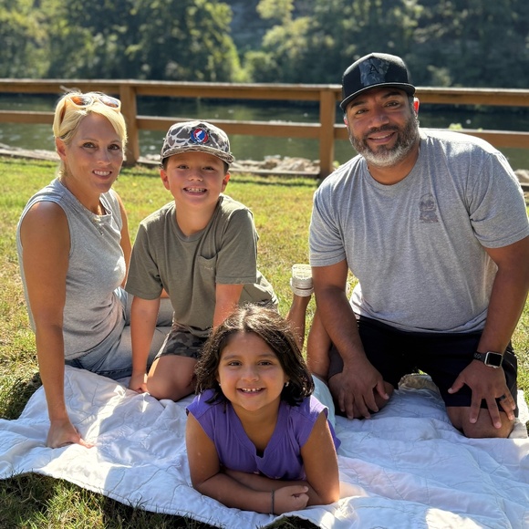 Meet your Posher, Sally - Picture 2 of 3